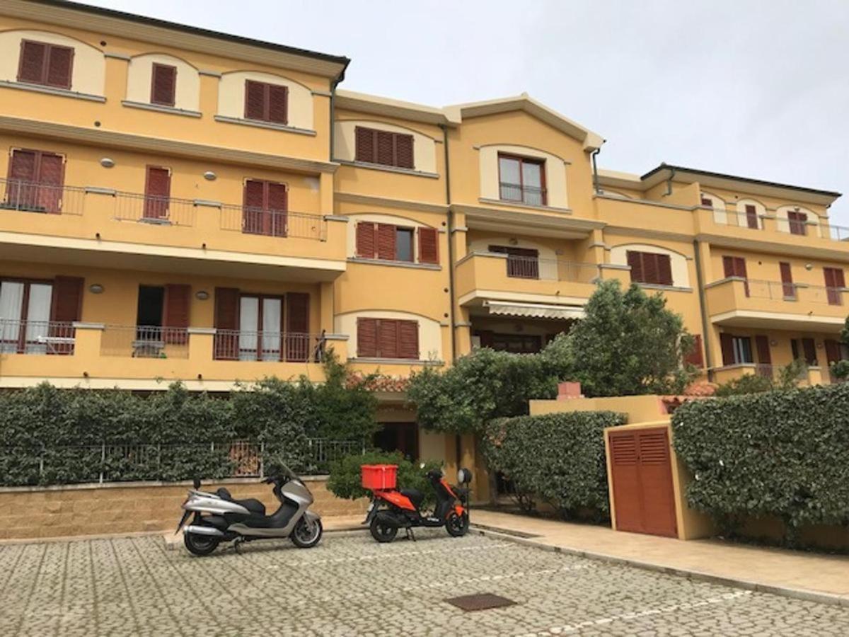 La Casa Azzurra Appartement La Maddalena  Buitenkant foto