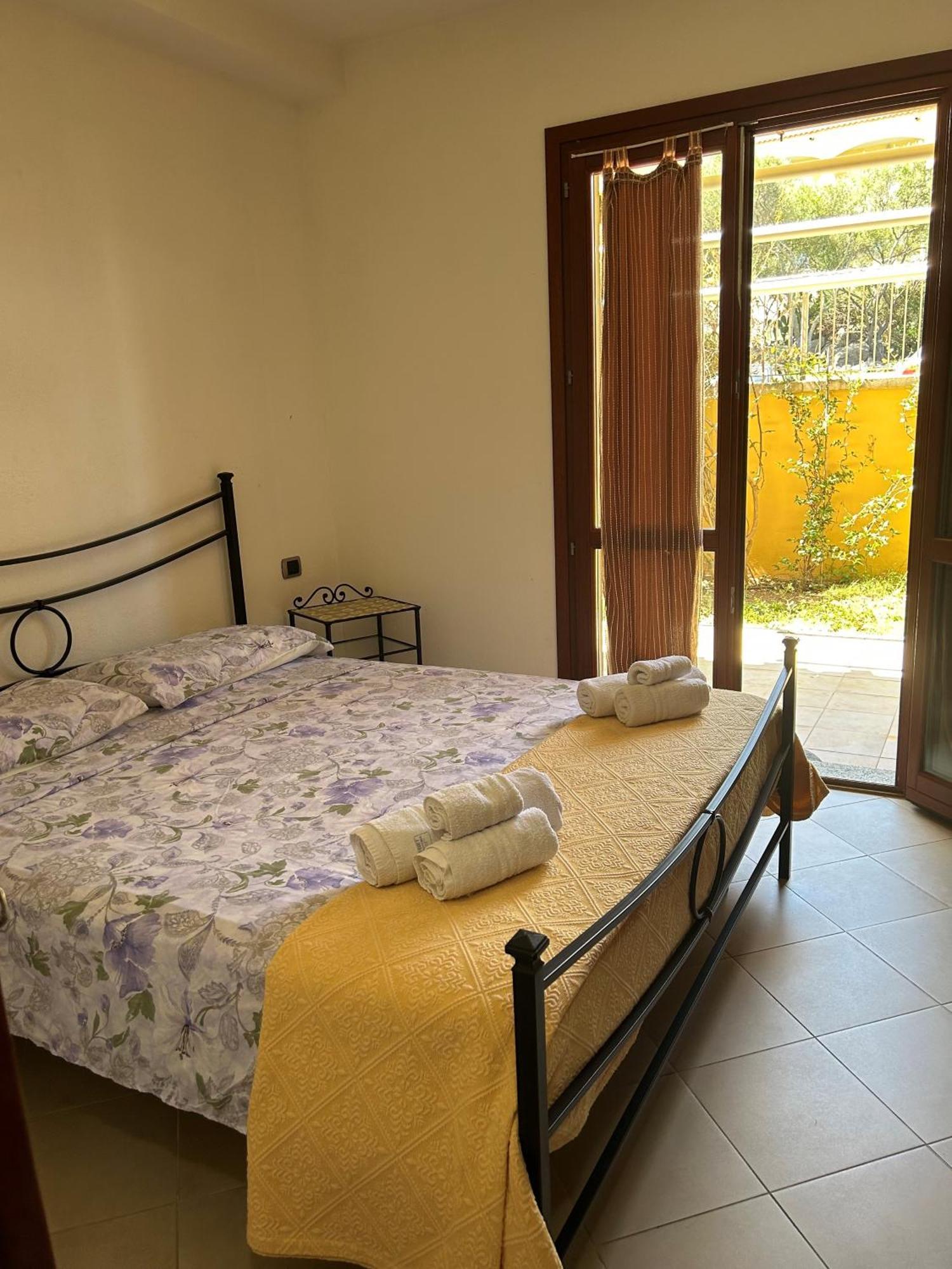 La Casa Azzurra Appartement La Maddalena  Buitenkant foto